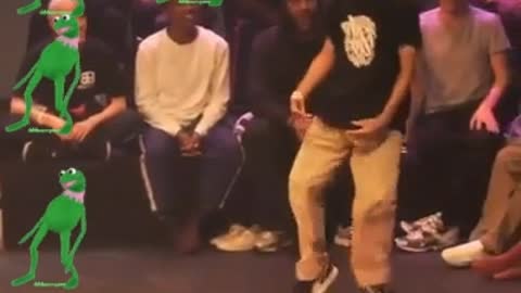 this one dancing💃💃