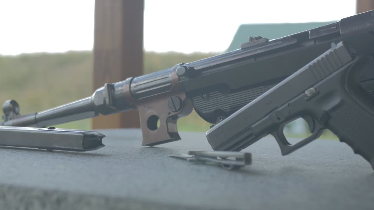 AK-47 and a gan
