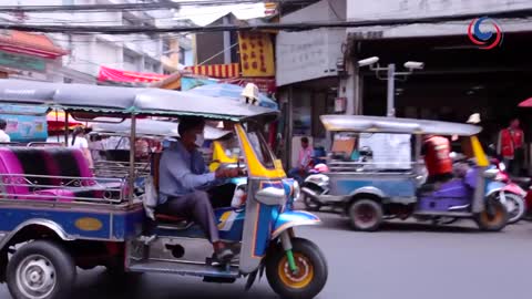 Thailand Tips - Taking a Tuk Tuk