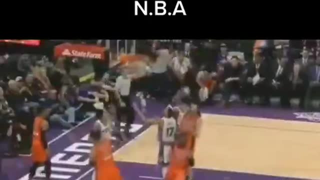OK THIS IS REALLY STRANGE. IS THIS SOME KIND OF NBA MATRIX GLITCH? CHECK THIS OUT