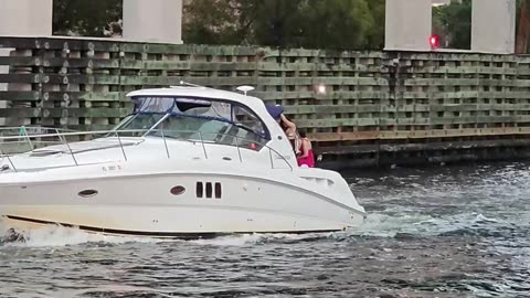 Ladies celebrating on the Miami River | Chit Flix