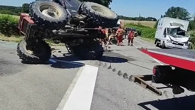 Adjust tractor head position
