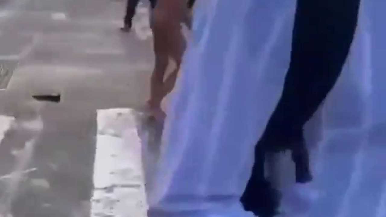 NEW VIDEO: Today a naked man went on a rampage in New York City assaulting