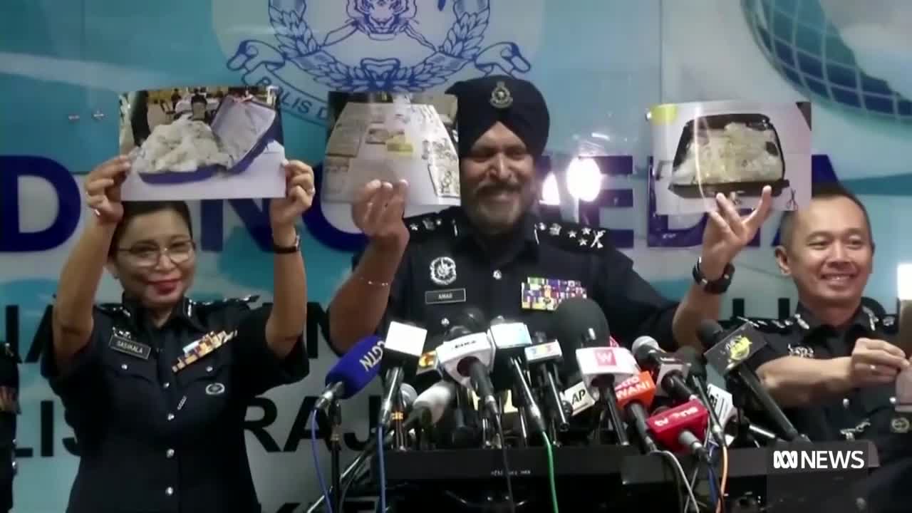 Bribery sentence: Wife of Malaysia's former PM jailed for 10 years | ABC News