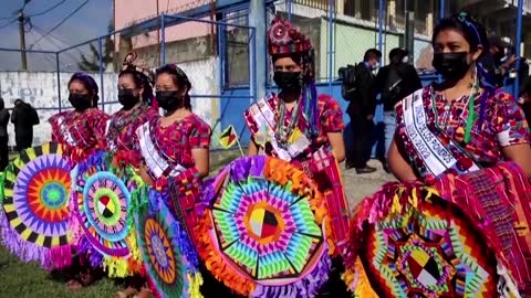 Kites soar above Guatemalan town for Day of Dead