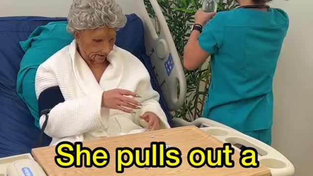 Nurse helps to surprise elderly patient 😳
