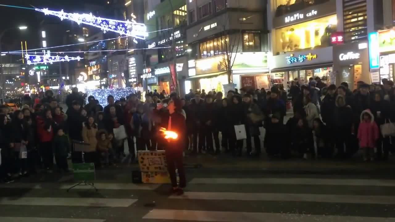 신촌에서 한복판에 불이 났다고?
