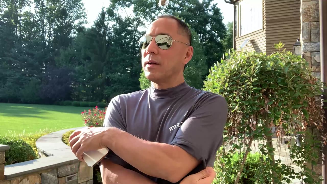 20220829文贵先生GETTR：尊敬的戰友們好！七哥在這裡和大家亂聊幾句——彌補今天沒有發出的视频⋯⋯