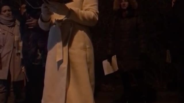 Germany: Protesters Sing Christmas Songs Outside of Quarantine Center Imprisoning Children
