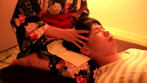 日本耳扒店的耳部清理