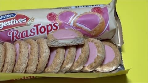 Digestives Raspberry Flavoured Rastops Packshot vs Product