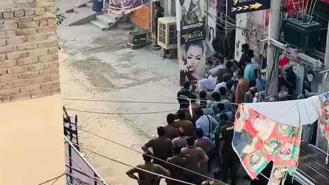Part 2 : بورے والا ایک باپ نے اپنی اولاد اور بیوی کو یرغمال بنایا ہوا تھا اسکی وڈیو ہے