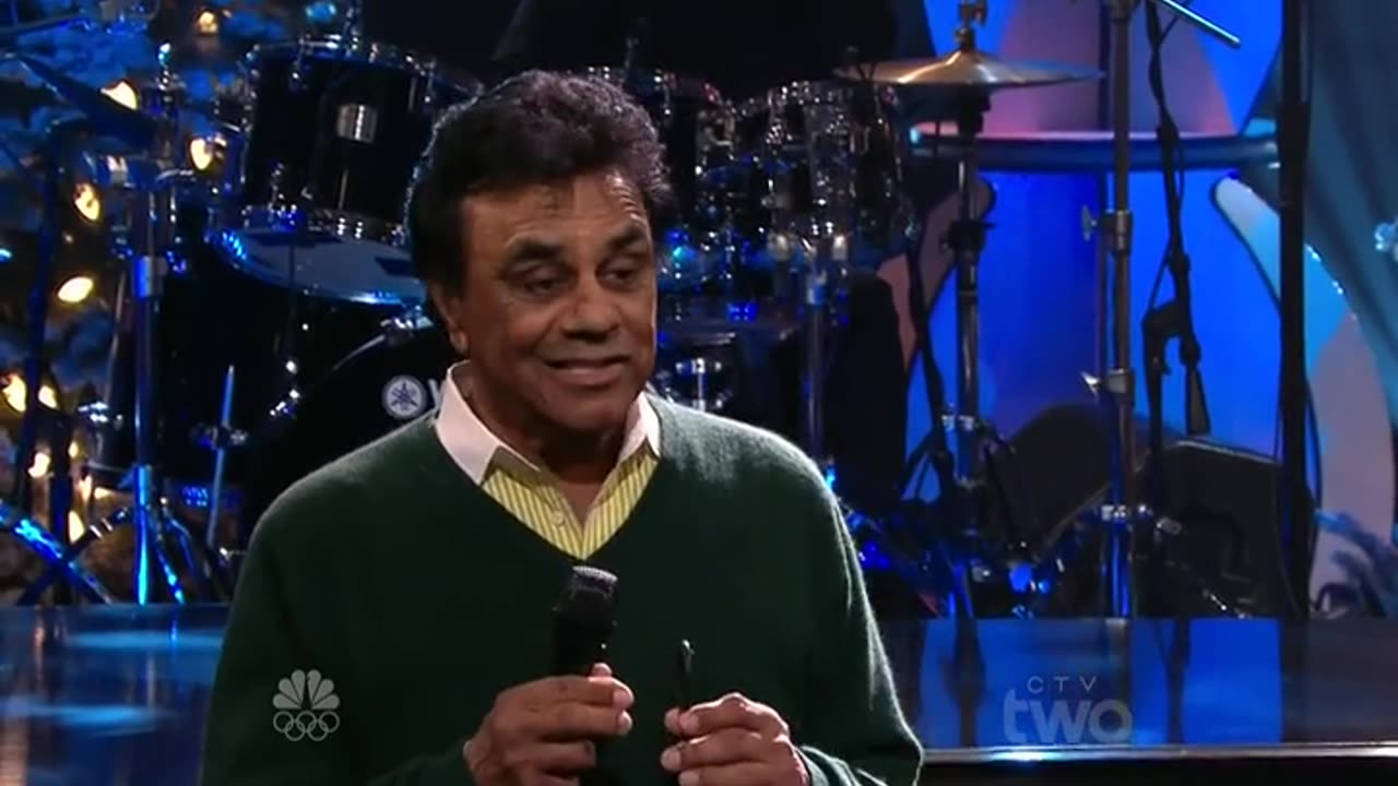 Johnny Mathis - Sending You a Little Christmas [Live on Jay Leno]