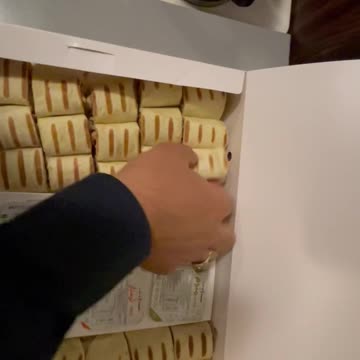 "Savor the Middle Eastern Magic: Crafting the Perfect Crunch & Flavor in Every Bite of Arabic Shawarma!"