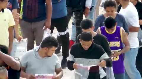 Illegal Aliens Entering Texas Before Title 42 Expiration. US Gov. is Leading Invaision