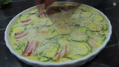 Quiche (without crust) with zucchini, cheese and pancetta - Simple and quick recipe