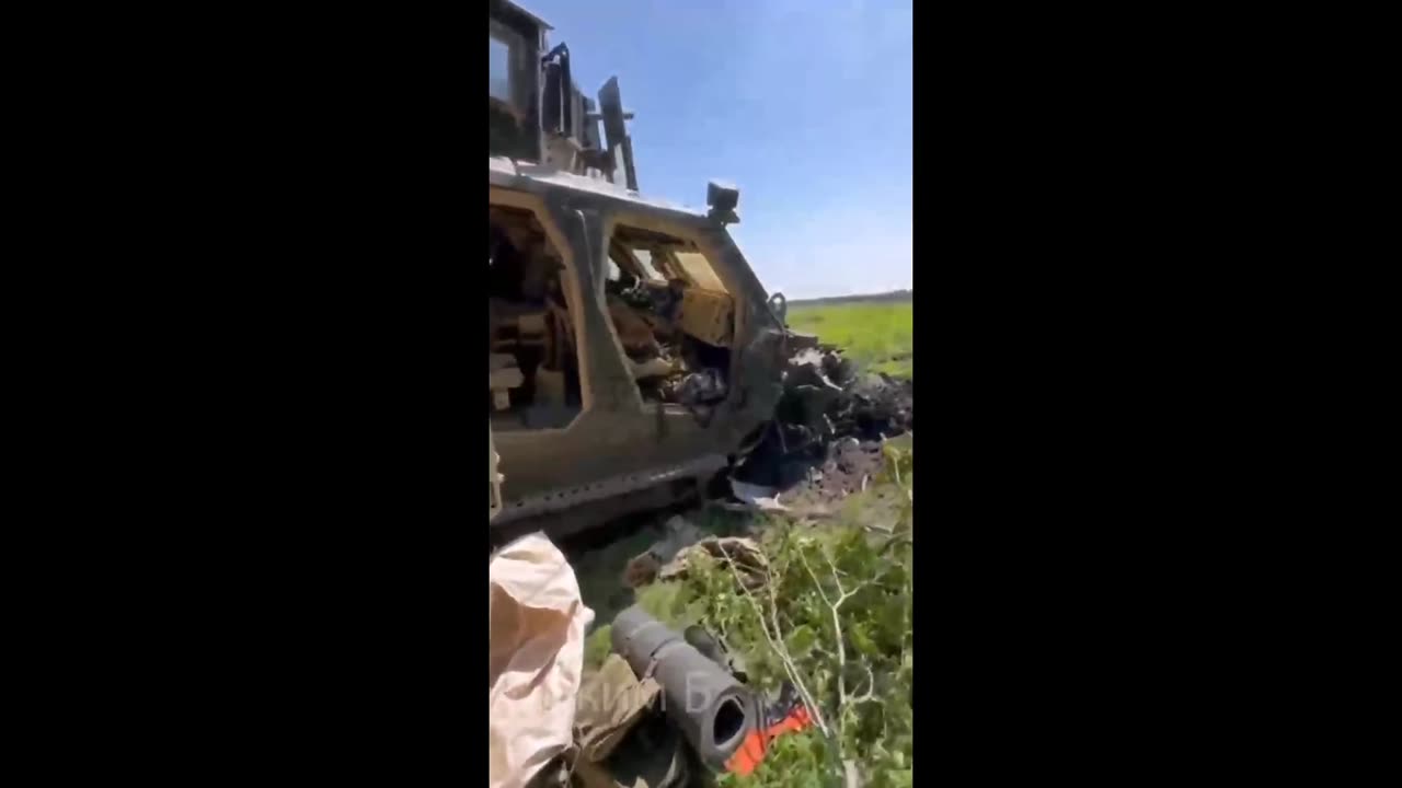 Russian Armed Forces destroyed an American armored car Oshkosh M-ATV