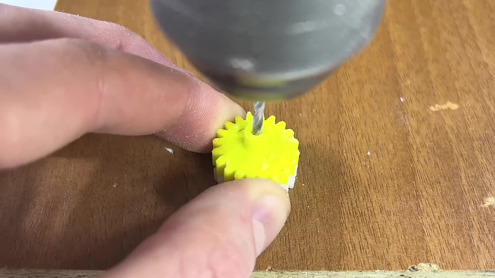 Super Glue and Baking soda! Pour Glue on Baking soda and make gear wheel