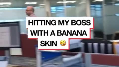 HITTING MY BOSSWITH A BANANASKIN