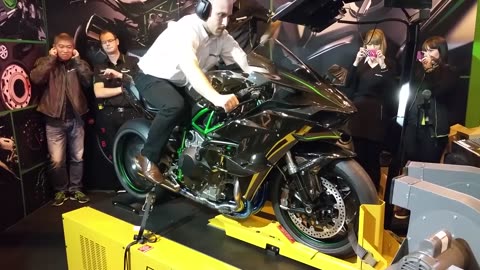 Kawasaki H2R 326BHP Power Run 4K.