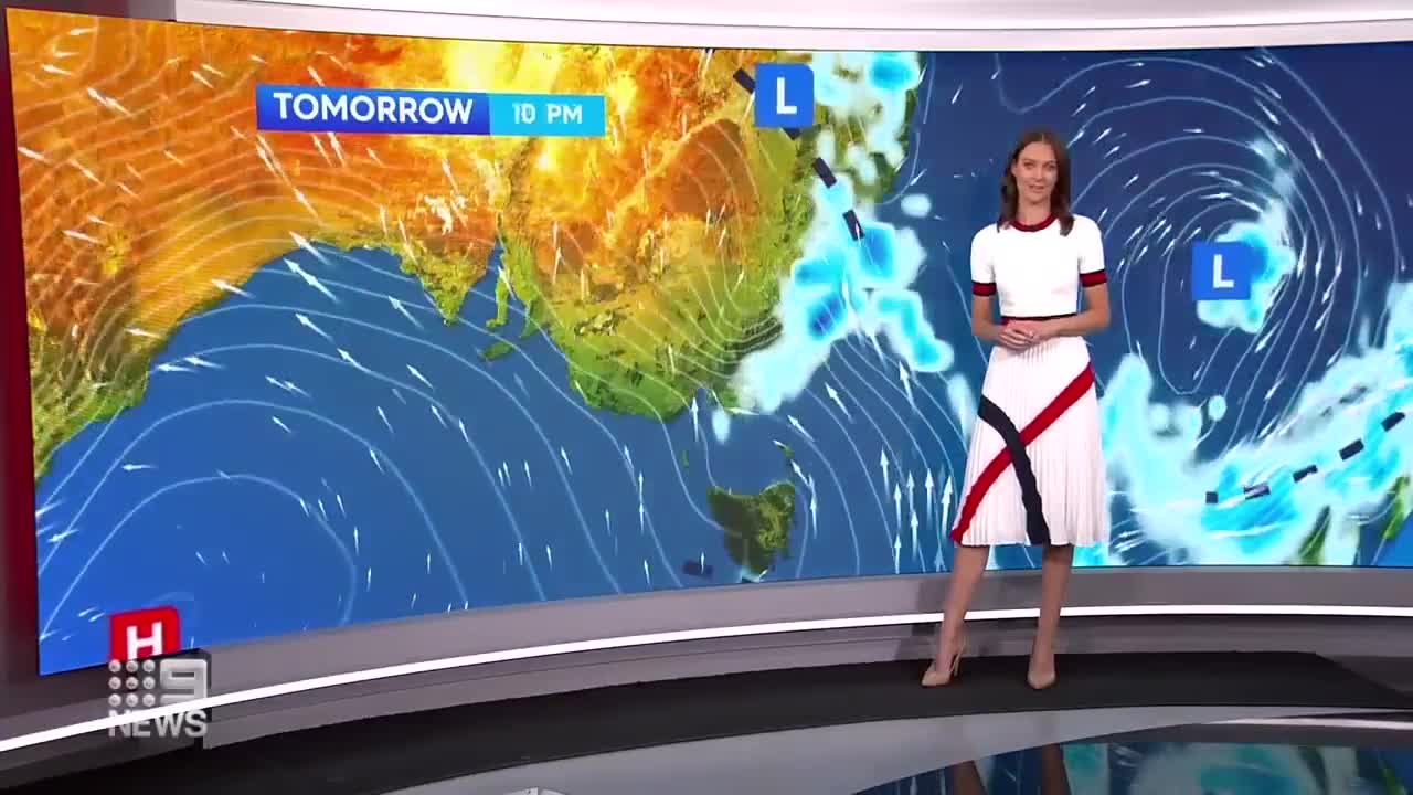 Overnight storms in Sydney, Scorching temperatures with storms | 9 News Australia