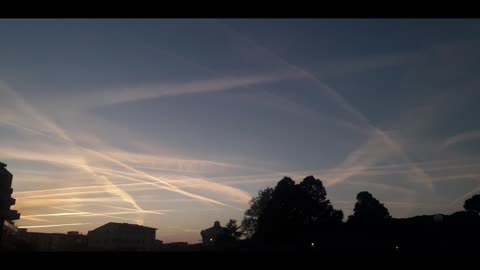 Italia - È iniziato settembre..e ripartono spedite le scie chimiche!