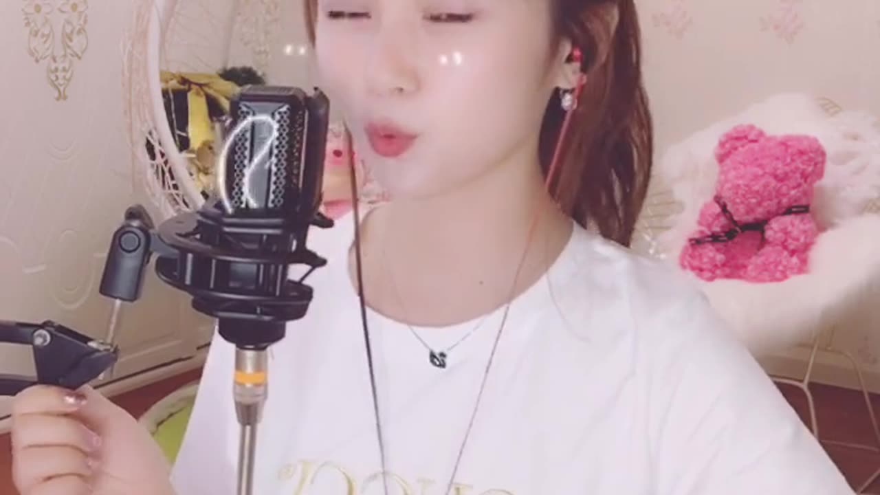美女热舞