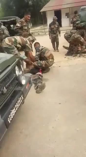 Varios militares vacunados contra el COVID 19 caen fulminados con "paros cardíacos" haciendo deporte