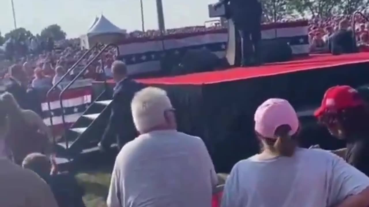 Trump shot filmed from the crowd