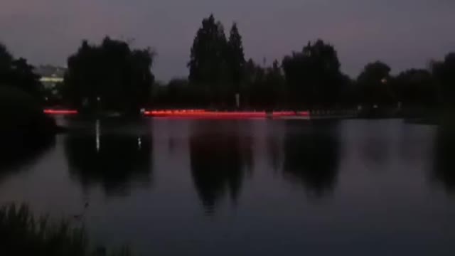 The scenery at night is so beautiful