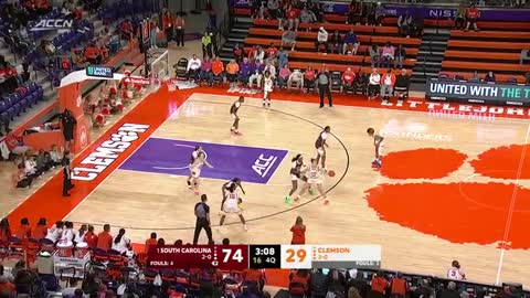 Ashlyn Watkins records first dunk in South Carolina women’s basketball history __