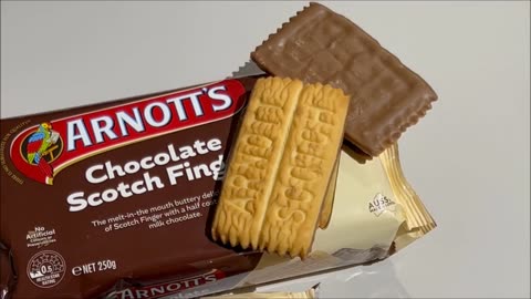 Arnotts Chocolate Scotch Finger Packshot vs Product
