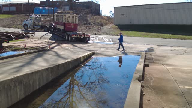 Moving Trolleys And Semi Trailers Around In Charlotte 1-4-22