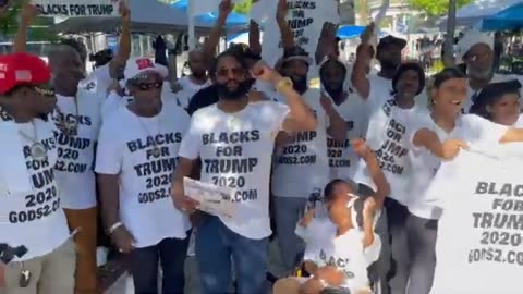 Press, spectators gather outside Miami courthouse awaiting Trump