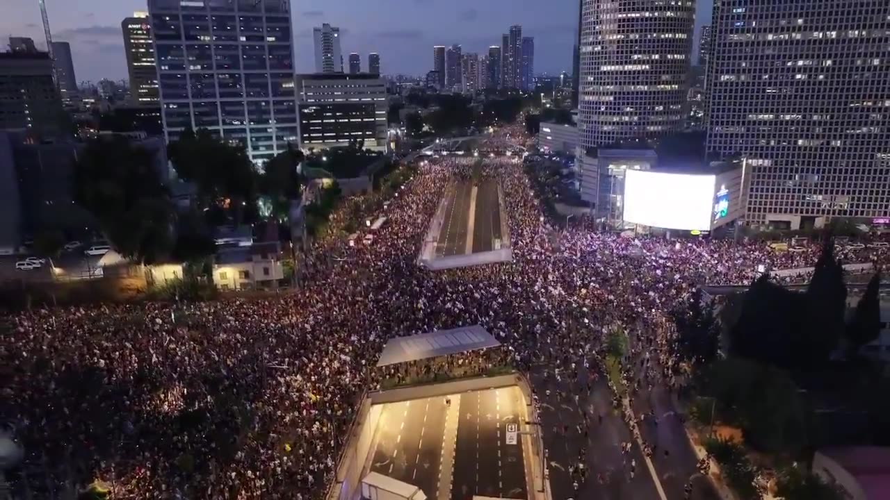 🚨🚨BREAKING: Massive Anti-Netanyahu Protest Erupts.