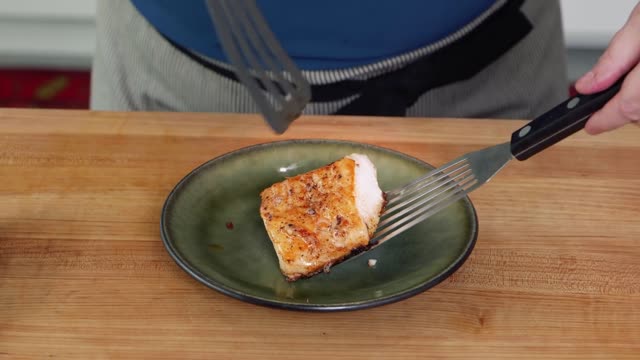 How to Make Butter Basted Fish Fillets with Garlic and Thyme