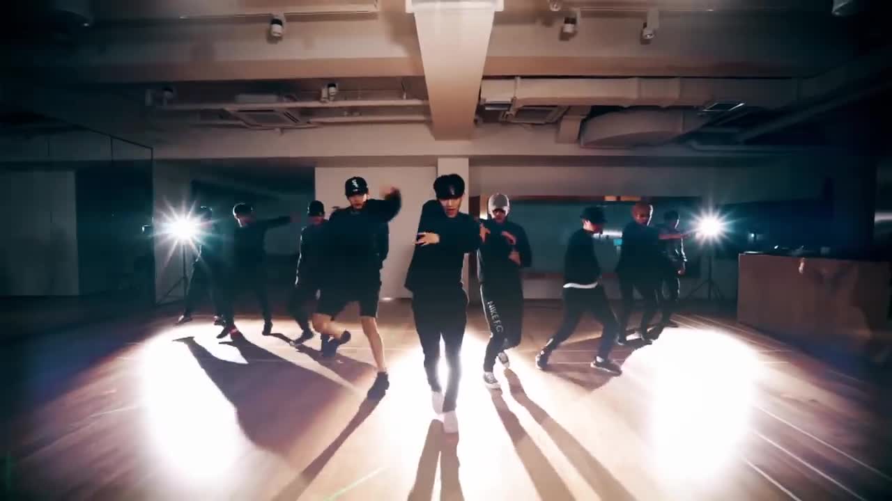 EXO 엑소 'Monster' Dance Practice