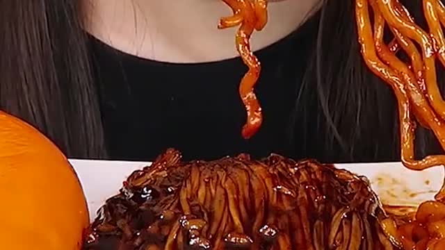 Black Bean Noodles, Spicy Enoki Mushrooms #zoeyasmr #zoeymukbang #bigbites #mukbang #asmr #food #먹방