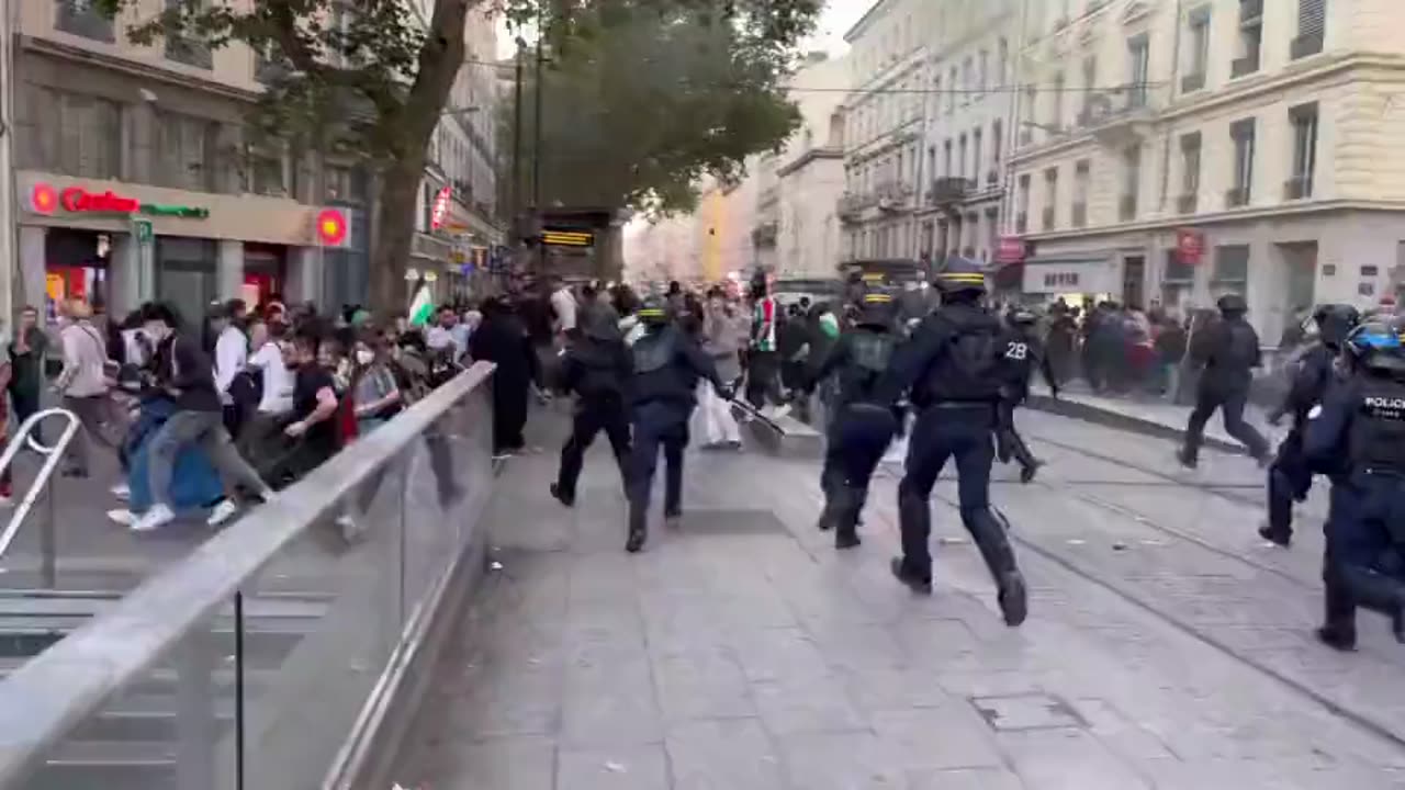 Unlike the UK, Canada and Australi Police break up a massive protest celebrating Hamas.