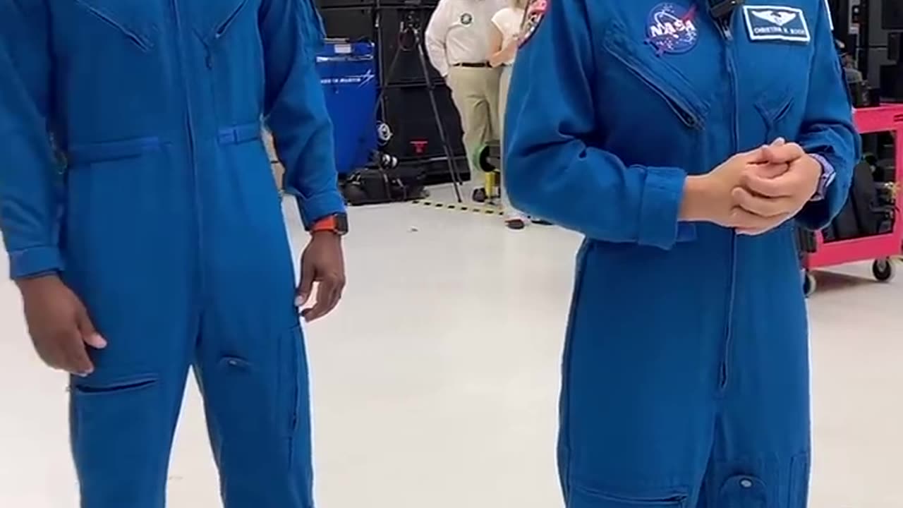 Artemis II Astronauts’ First Look at Their Lunar Spacecraft