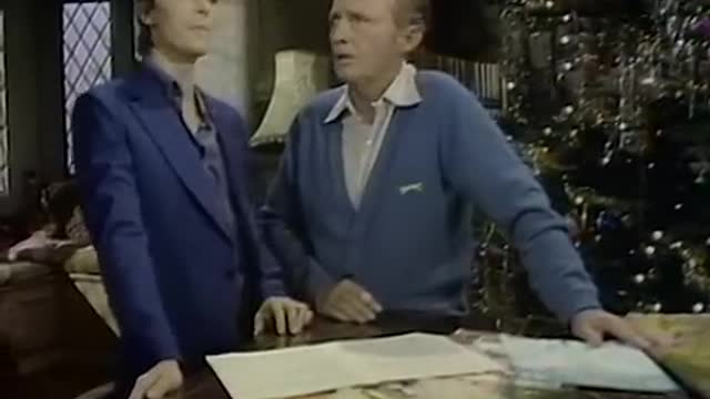 Bing Crosby and David Bowie - Peace On Earth / Little Drummer Boy