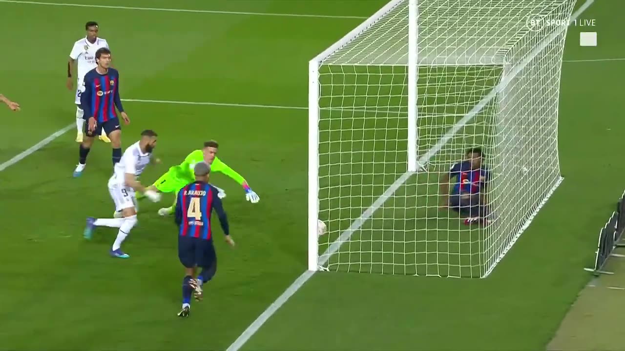 Barcelona v Real Madrid (0-4) | Benzema hat trick seals final spot | Copa del Rey Highlights