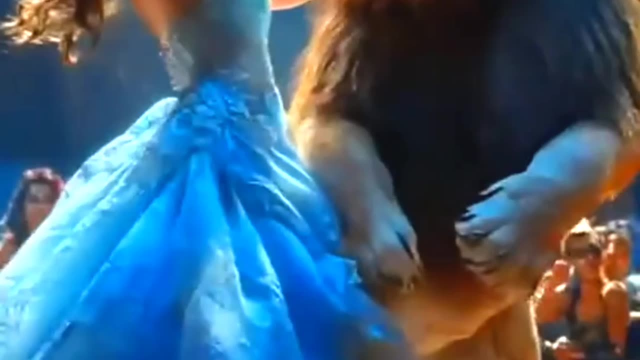 Cute girl fabulous dance with lions😱😍 #shorts