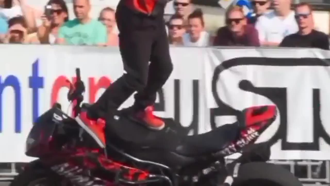 Bike race lovers😍 / bike stunt