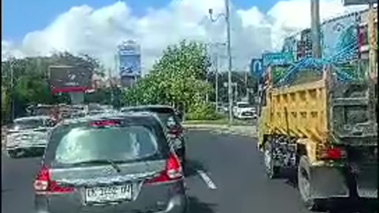 situasi jalan di bali