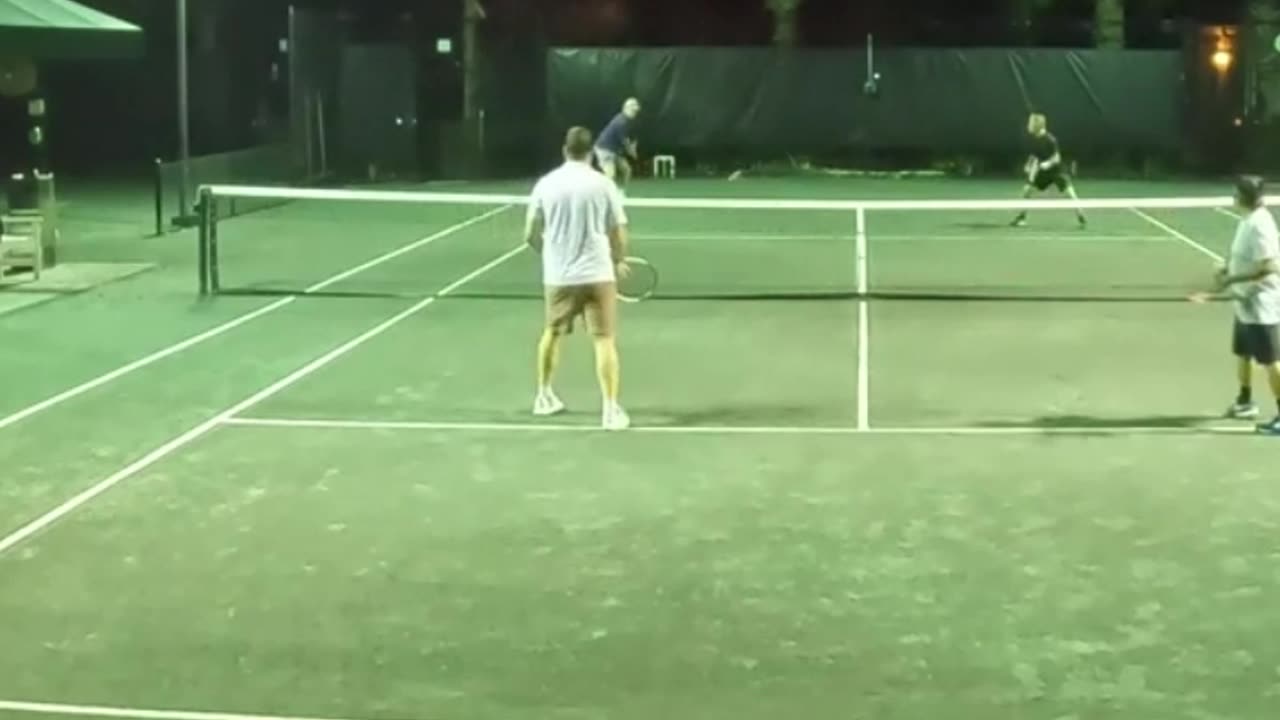 WORKING THE BALL AROUND THE COURT TO WIN THE POINT!