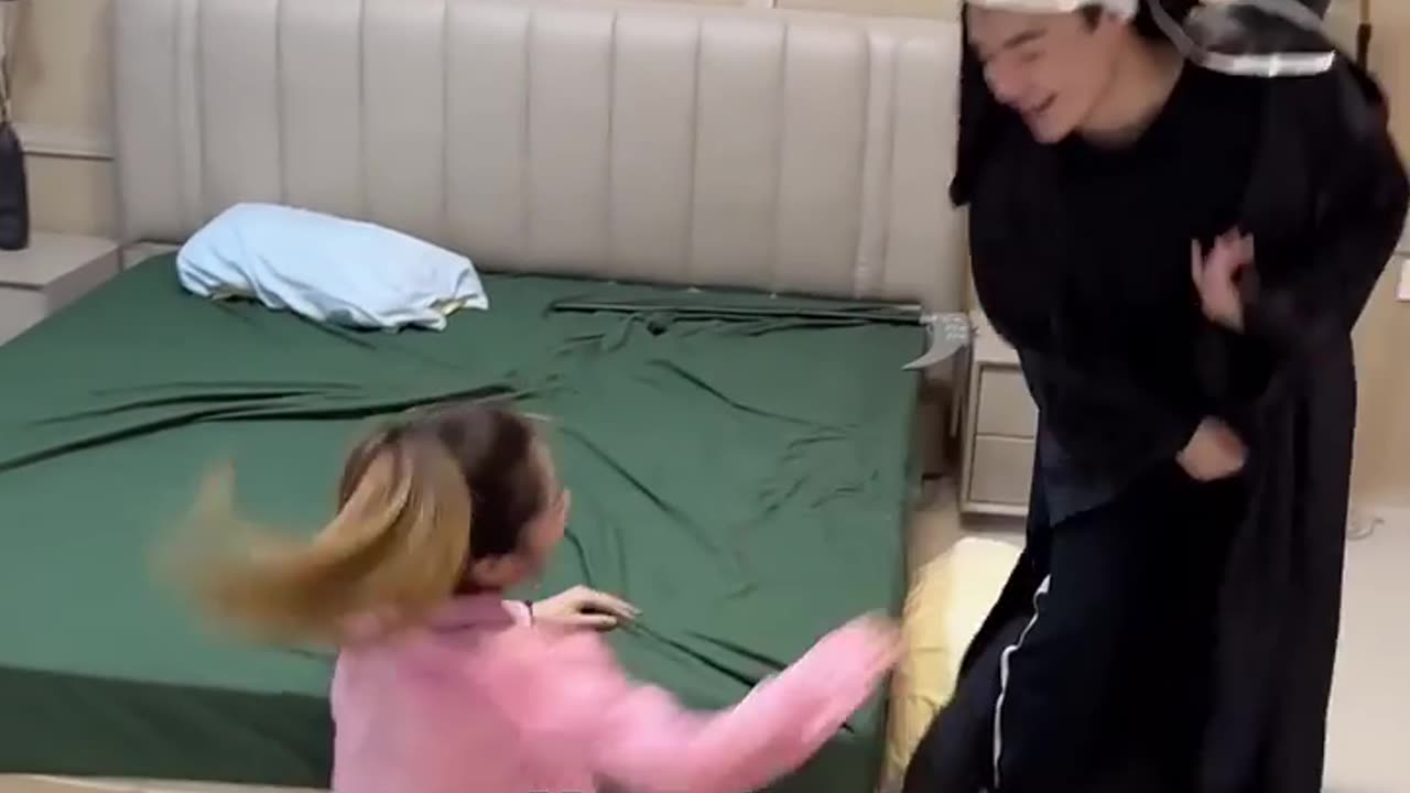 Chinese husband and wife funny reactions