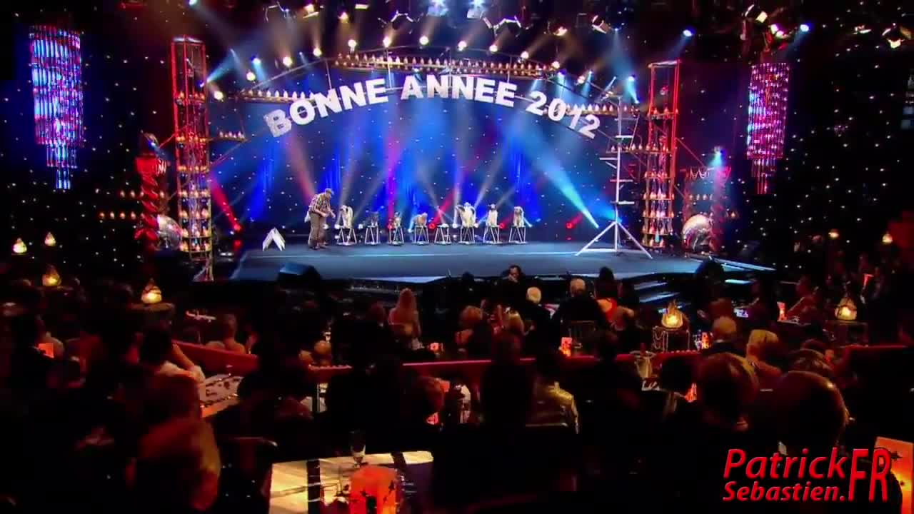 Wolfgang Lauenburger - Dressage de Chiens - Le Plus Grand Cabaret Du Monde