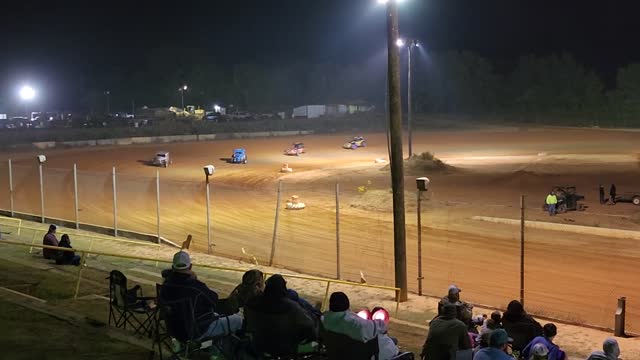 Dirt track Racin'