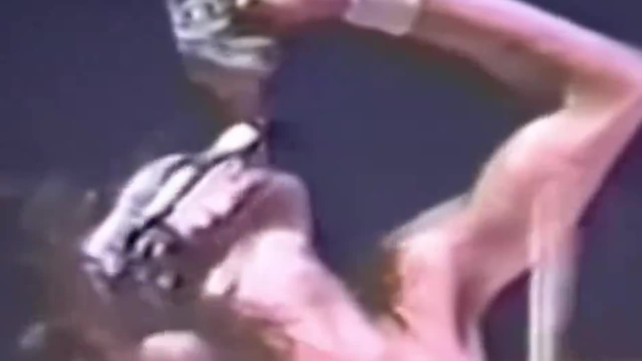 Mötley crüe being Mötley crüe, in the Girls, Girls, Girls tour, 1987